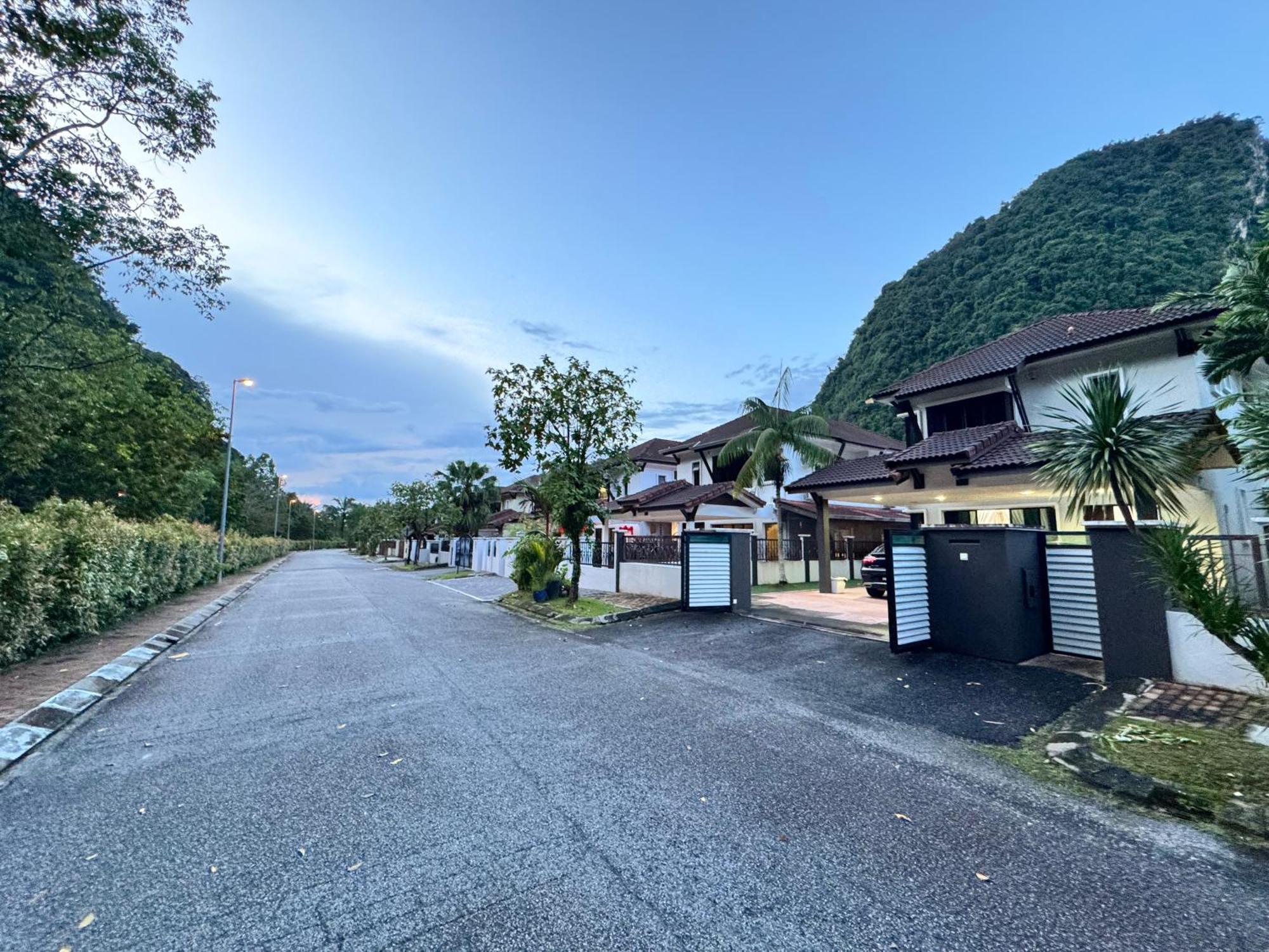 Ipoh Sunway Onsen Suites And Tambun Guesthouse , 3-14Pax 2Parking By Iwh 외부 사진